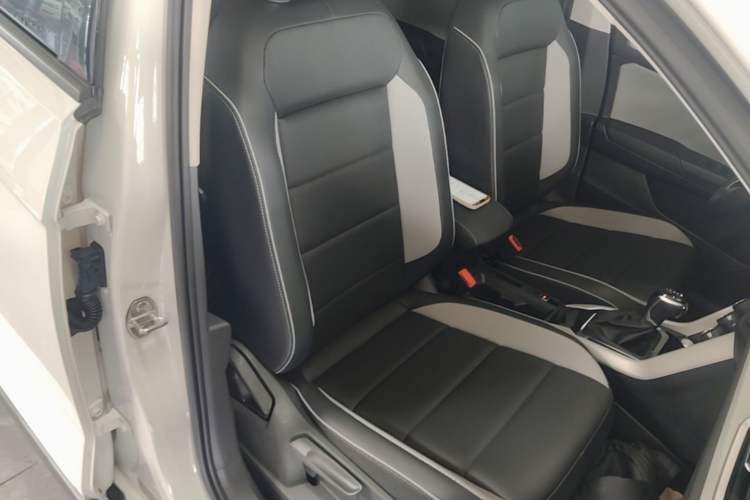 Used Volkswagen T-ROC 2023 280TSI DSG Two-Wheel Drive Time Edition Right Front Seat