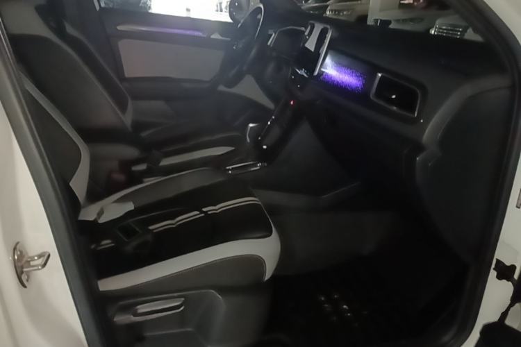 Used Volkswagen T-ROC 2023 300TSI DSG Two-Wheel-Drive Chen Guang Edition Right Front Seat