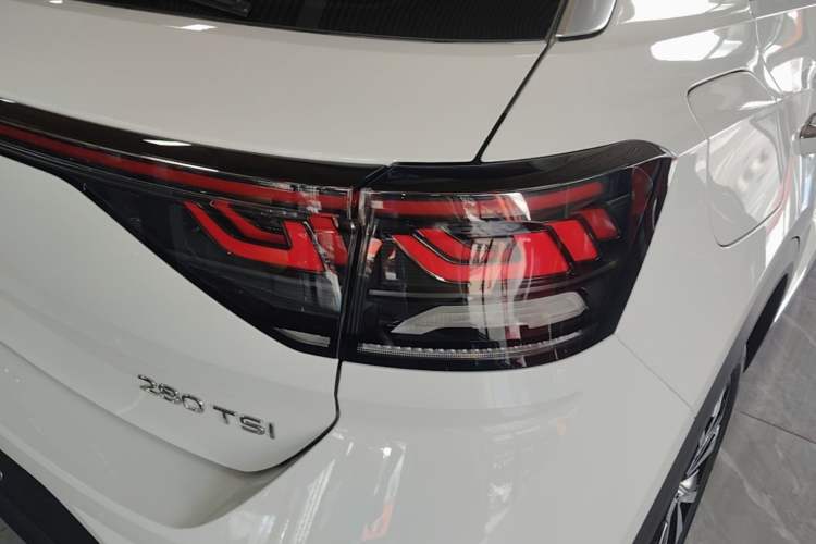 Used Volkswagen T-ROC 2023 280TSI DSG Two-Wheel Drive Time Edition Right Rear Taillight