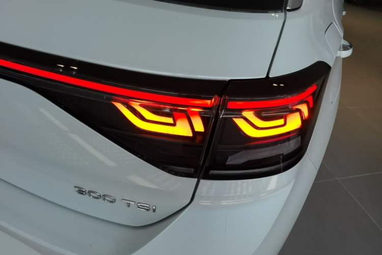 Used Volkswagen T-ROC 2023 300TSI DSG Two-Wheel Drive Starlight Edition Right Rear Taillight