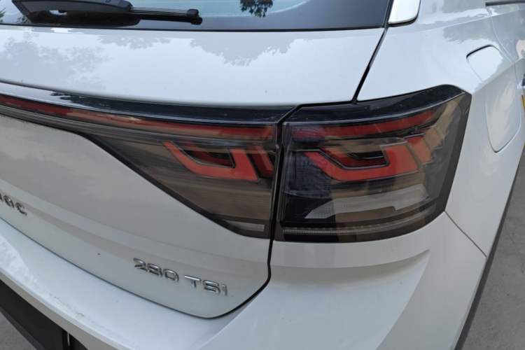 Used Volkswagen T-ROC 2023 280TSI DSG Two-Wheel Drive Time Edition Right Rear Taillight