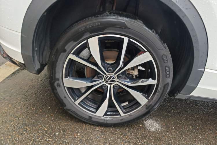 Used Volkswagen T-ROC 2023 300TSI DSG Two-Wheel-Drive Chen Guang Edition Right Rear Wheel Hub