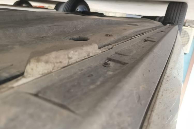 Used Volkswagen T-ROC 2023 300TSI DSG Two-Wheel-Drive Chen Guang Edition Right Side Sill