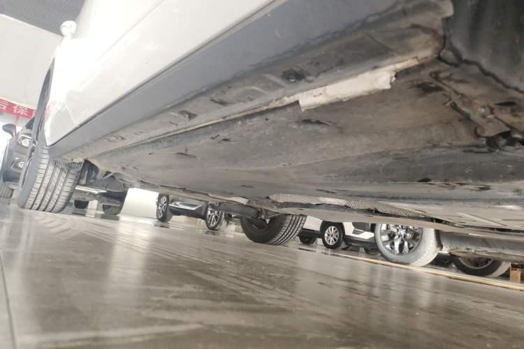 Used Volkswagen T-ROC 2023 300TSI DSG Two-Wheel-Drive Chen Guang Edition Right Side Sill