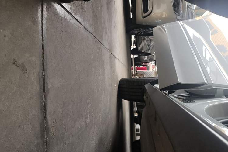 Used Volkswagen T-ROC 2023 300TSI DSG Two-Wheel-Drive Chen Guang Edition Right Side Sill