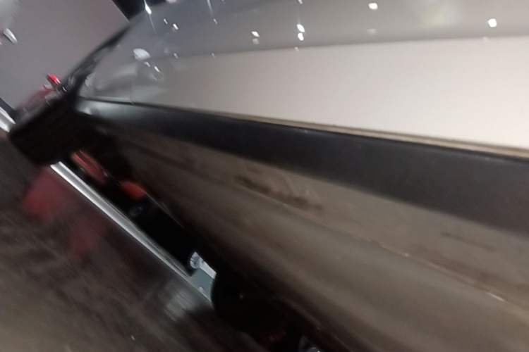 Used Volkswagen T-ROC 2023 300TSI DSG Two-Wheel-Drive Chen Guang Edition Right Side Sill