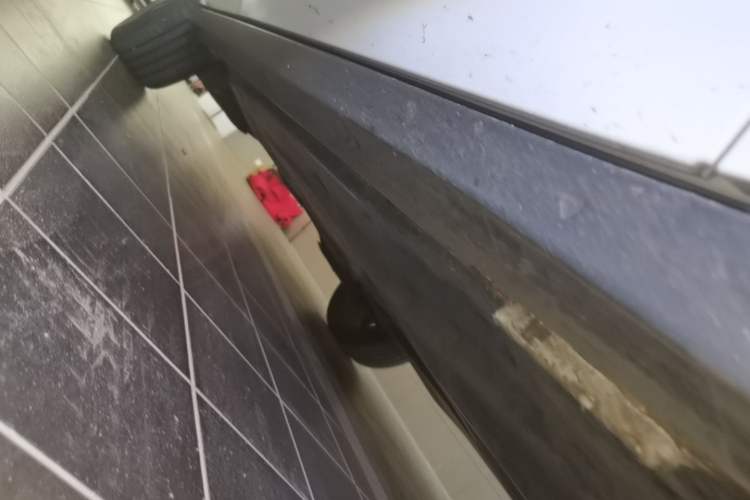 Used Volkswagen T-ROC 2023 300TSI DSG Two-Wheel-Drive Chen Guang Edition Right Side Sill