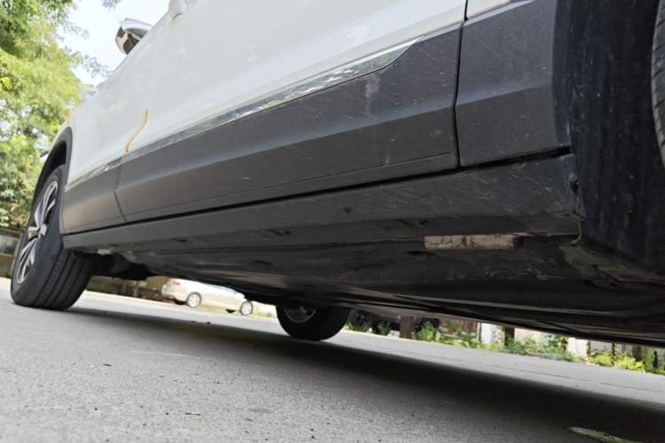 Used Volkswagen T-ROC 2023 280TSI DSG Two-Wheel Drive Time Edition Right Side Sill