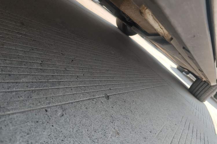 Used Volkswagen T-ROC 2023 300TSI DSG Two-Wheel Drive Starlight Edition Right Side Sill