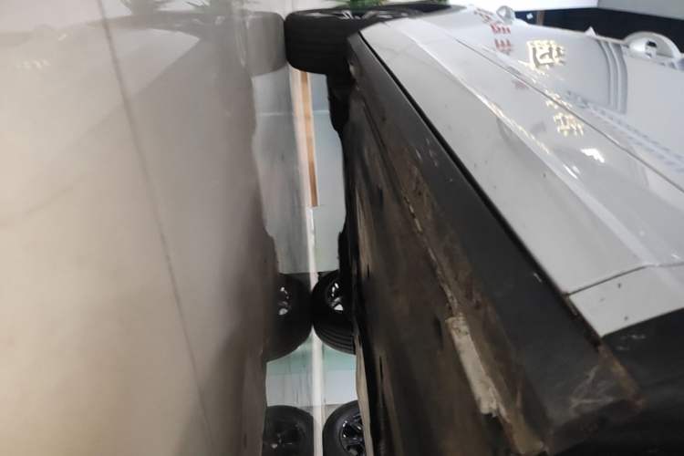 Used Volkswagen T-ROC 2023 300TSI DSG Two-Wheel-Drive Chen Guang Edition Right Side Sill