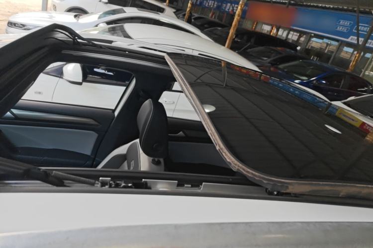 Used Volkswagen T-ROC 2023 300TSI DSG Two-Wheel-Drive Chen Guang Edition Roof