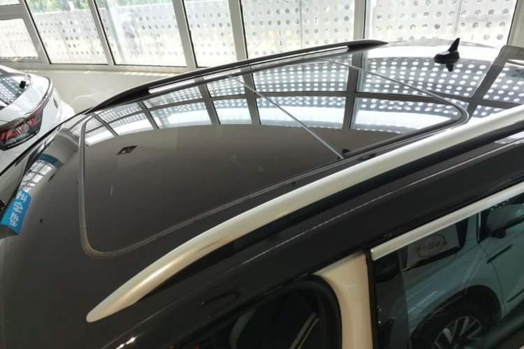 Used Volkswagen T-ROC 2023 300TSI DSG Two-Wheel Drive Starlight Edition Roof