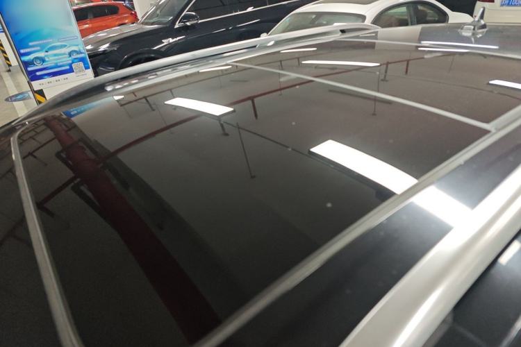 Used Volkswagen T-ROC 2023 300TSI DSG Two-Wheel-Drive Chen Guang Edition Roof