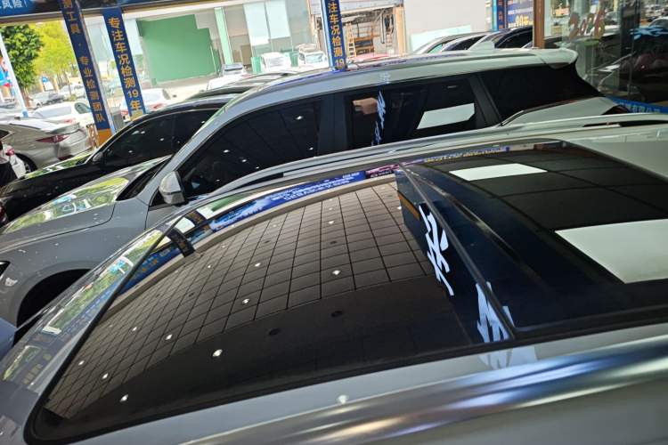 Used Volkswagen T-ROC 2023 300TSI DSG Two-Wheel-Drive Chen Guang Edition Roof
