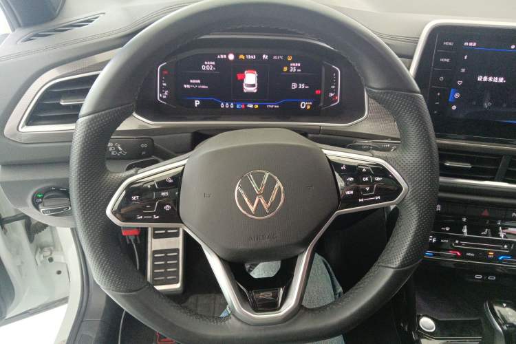 Used Volkswagen T-ROC 2023 300TSI DSG Two-Wheel-Drive Chen Guang Edition Steering Wheel
