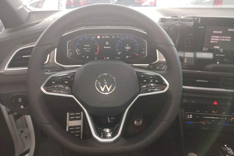 Used Volkswagen T-ROC 2023 300TSI DSG Two-Wheel-Drive Chen Guang Edition Steering Wheel