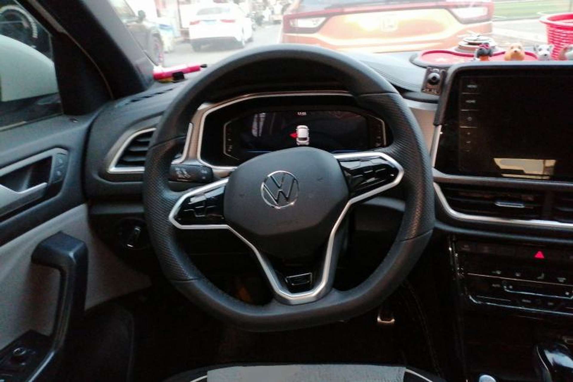 Used Volkswagen T-ROC 2023 300TSI DSG Two-Wheel-Drive Chen Guang Edition Steering Wheel