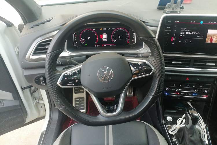 Used Volkswagen T-ROC 2023 300TSI DSG Two-Wheel-Drive Chen Guang Edition Steering Wheel