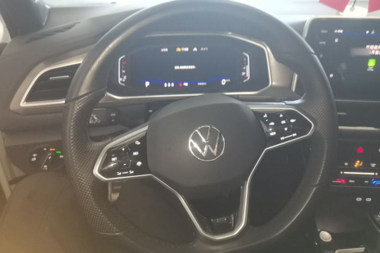 Used Volkswagen T-ROC 2023 300TSI DSG Two-Wheel-Drive Chen Guang Edition Steering Wheel
