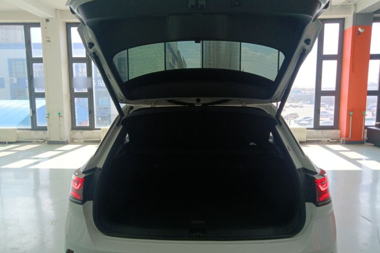 Used Volkswagen T-ROC 2023 300TSI DSG Two-Wheel-Drive Chen Guang Edition Trunk