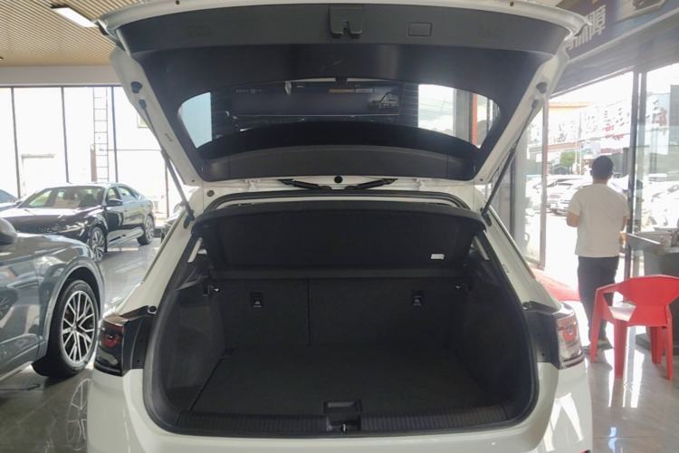 Used Volkswagen T-ROC 2023 280TSI DSG Two-Wheel Drive Time Edition Trunk