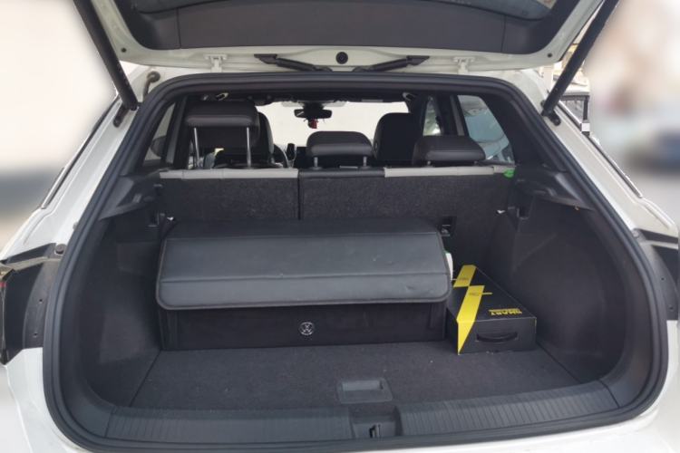Used Volkswagen T-ROC 2023 300TSI DSG Two-Wheel-Drive Chen Guang Edition Trunk