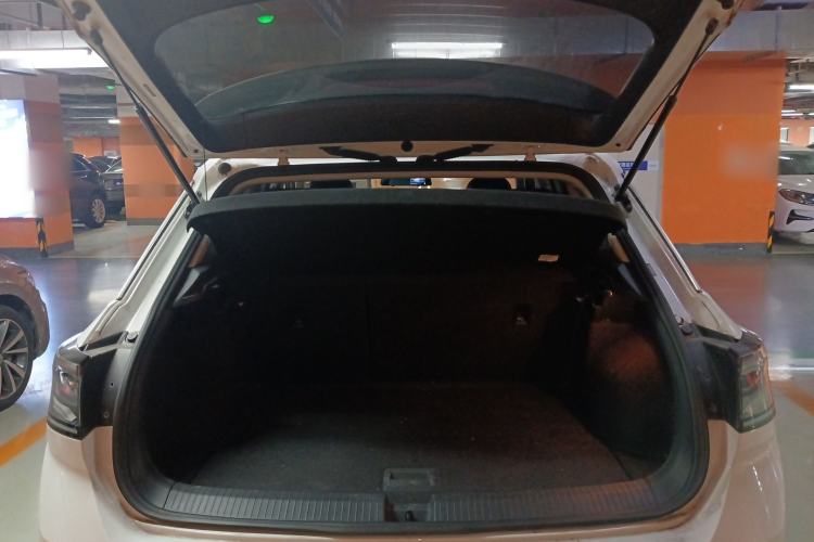Used Volkswagen T-ROC 2023 280TSI DSG Two-Wheel Drive Time Edition Trunk