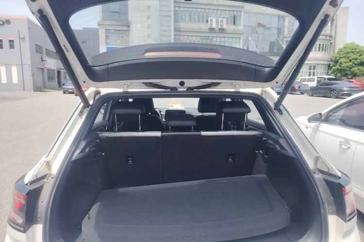 Used Volkswagen T-ROC 2023 300TSI DSG Two-Wheel-Drive Chen Guang Edition Trunk