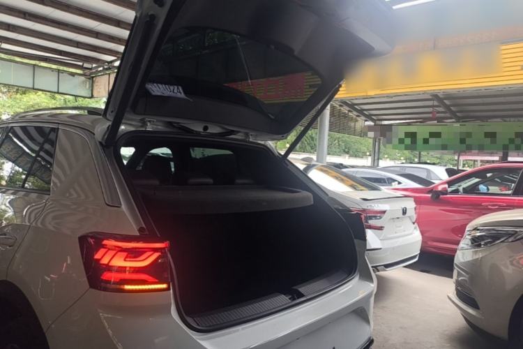 Used Volkswagen T-ROC 2023 300TSI DSG Two-Wheel-Drive Chen Guang Edition Trunk