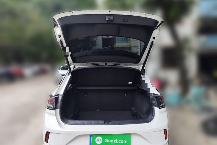 Used Volkswagen T-ROC 2023 300TSI DSG Two-Wheel-Drive Chen Guang Edition Trunk