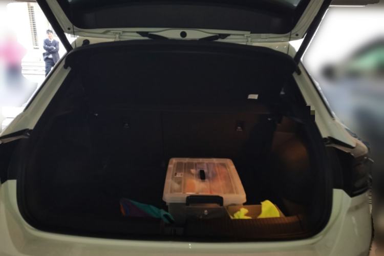 Used Volkswagen T-ROC 2023 300TSI DSG Two-Wheel-Drive Chen Guang Edition Trunk