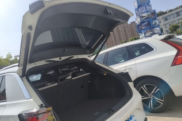 Used Volkswagen T-ROC 2023 300TSI DSG Two-Wheel-Drive Chen Guang Edition Trunk