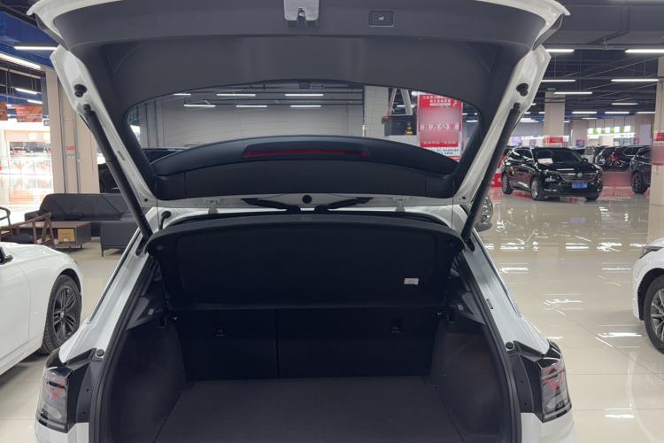 Used Volkswagen T-ROC 2023 300TSI DSG Two-Wheel-Drive Chen Guang Edition Trunk