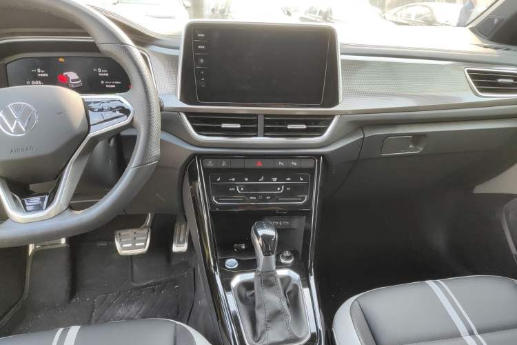 Used Volkswagen T-ROC 2023 300TSI DSG Two-Wheel Drive Starlight Edition Audio And AC Panel