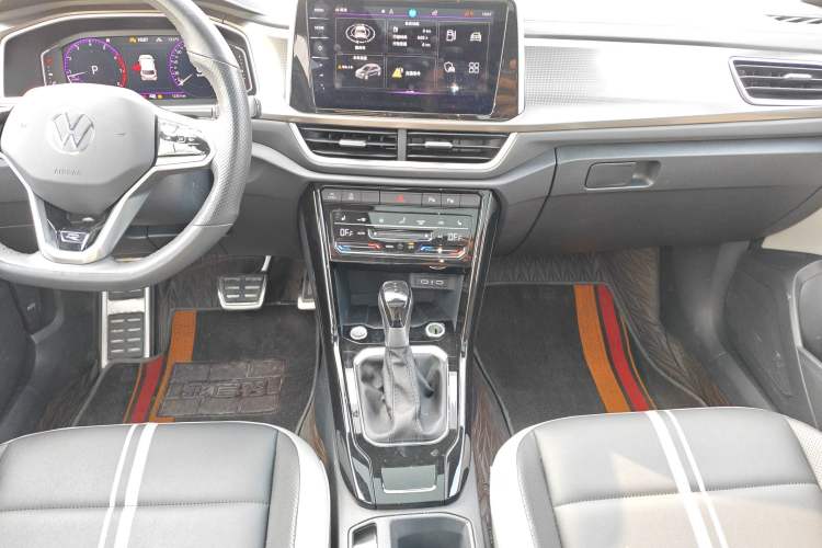 Used Volkswagen T-ROC 2023 300TSI DSG Two-Wheel Drive Starlight Edition Audio And AC Panel