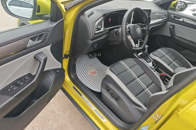 Used Volkswagen T-ROC 2023 300TSI DSG Two-Wheel Drive Starlight Edition Driver Seat
