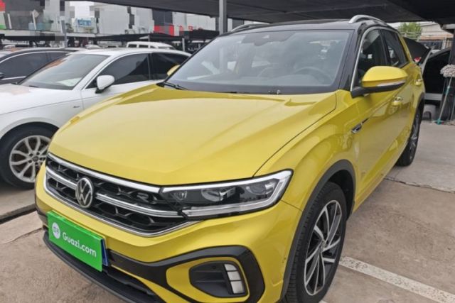 Ojetý Volkswagen T-ROC 2023 300TSI DSG Two-Wheel Drive Starlight Edition