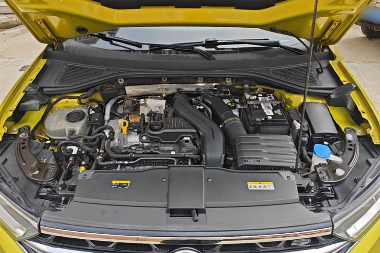 Used Volkswagen T-ROC 2023 300TSI DSG Two-Wheel Drive Starlight Edition Engine Bay