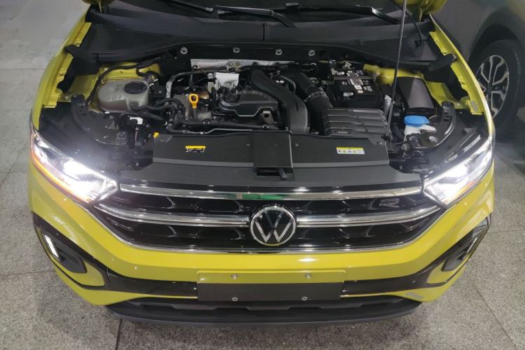 Used Volkswagen T-ROC 2023 300TSI DSG Two-Wheel Drive Starlight Edition Engine Bay