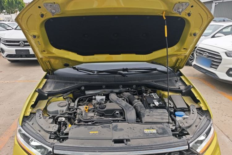 Used Volkswagen T-ROC 2023 300TSI DSG Two-Wheel Drive Starlight Edition Engine Bay