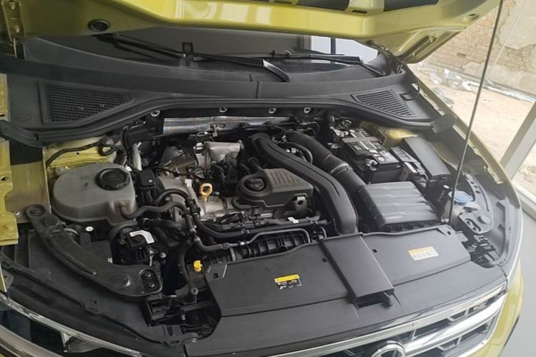 Used Volkswagen T-ROC 2023 300TSI DSG Two-Wheel Drive Starlight Edition Engine Bay