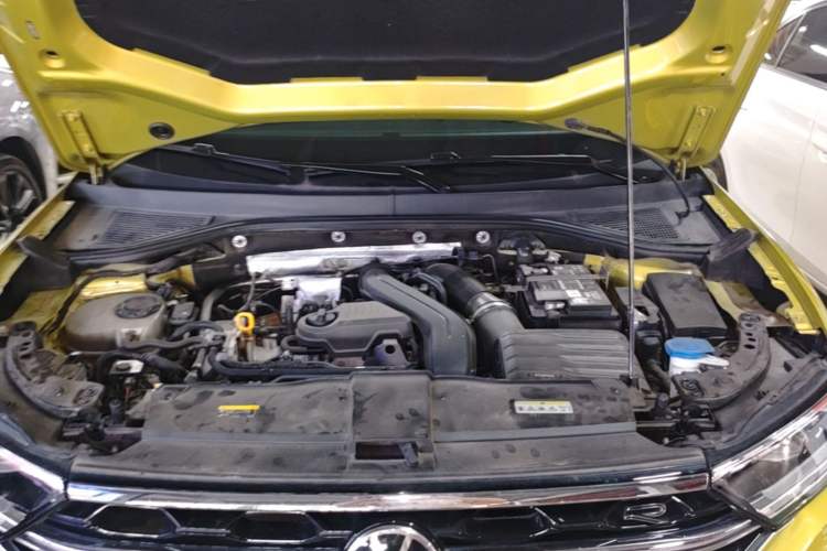 Used Volkswagen T-ROC 2023 300TSI DSG Two-Wheel Drive Starlight Edition Engine Bay