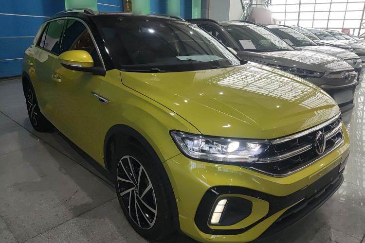 Used Volkswagen T-ROC 2023 300TSI DSG Two-Wheel Drive Starlight Edition Front Right 45 Deg