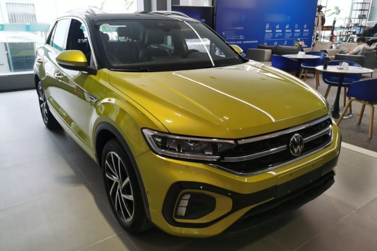 Used Volkswagen T-ROC 2023 300TSI DSG Two-Wheel Drive Starlight Edition Front Right 45 Deg