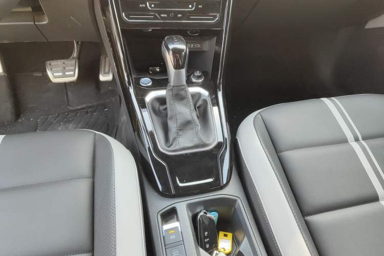 Used Volkswagen T-ROC 2023 300TSI DSG Two-Wheel Drive Starlight Edition Gear Lever
