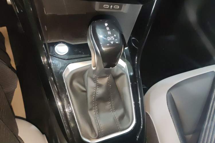 Used Volkswagen T-ROC 2023 300TSI DSG Two-Wheel Drive Starlight Edition Gear Lever