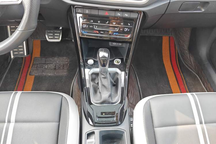 Used Volkswagen T-ROC 2023 300TSI DSG Two-Wheel Drive Starlight Edition Gear Lever