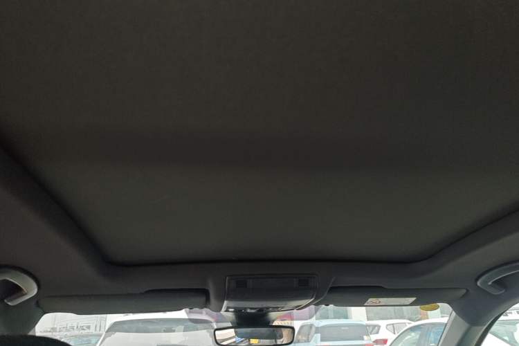 Used Volkswagen T-ROC 2023 300TSI DSG Two-Wheel Drive Starlight Edition Headliner
