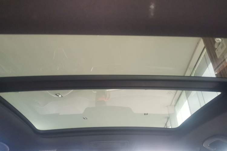Used Volkswagen T-ROC 2023 300TSI DSG Two-Wheel Drive Starlight Edition Headliner