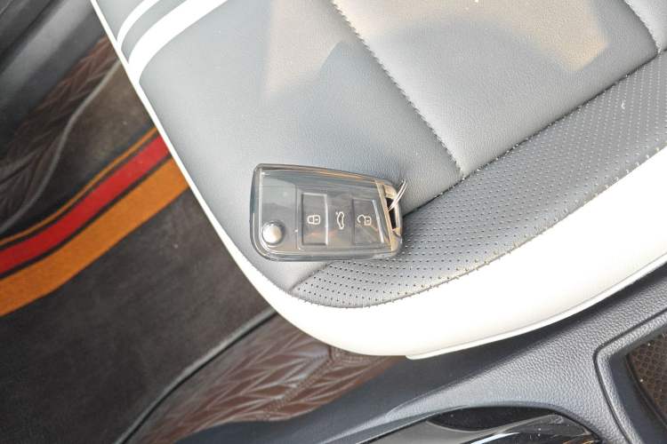 Used Volkswagen T-ROC 2023 300TSI DSG Two-Wheel Drive Starlight Edition Interior 1